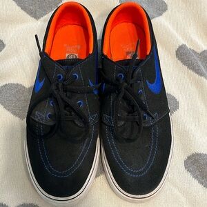 Nike Boys 6.5 Youth Stefan Janoski Skateboarding sneakers like new
